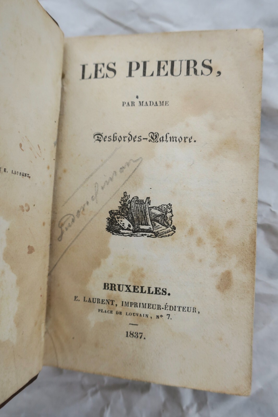 Seltene Ausgabe von Gedichten aus 1837<span class="lla-card-orig-wrap"><span class="lla-card-orig">❦ Mini DESBORDES-VALMORE LES PLEURS 1837</span></span> - La Librairie Antique