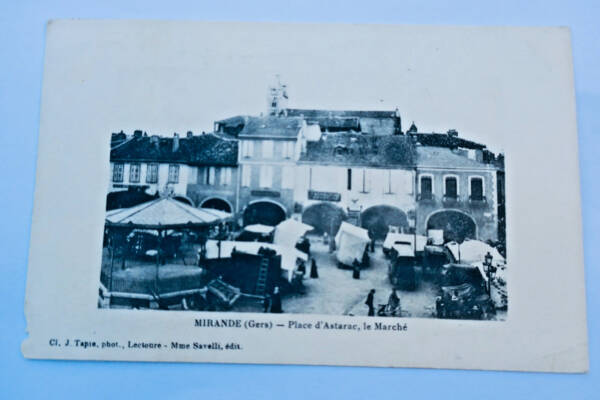 MIRANDE 32 la place d'Astarac & le marché 1915
