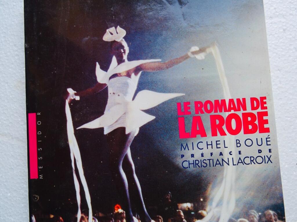Mode und Stoff: Der Roman des Kleides