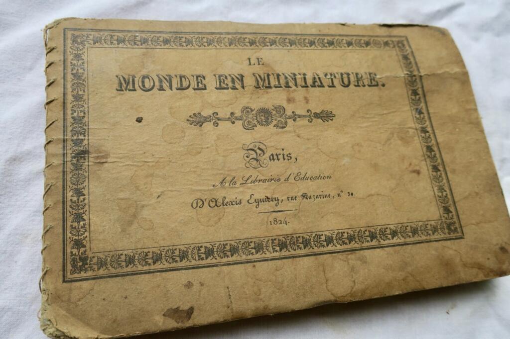 Moral lessons through contrasting tales and engravings