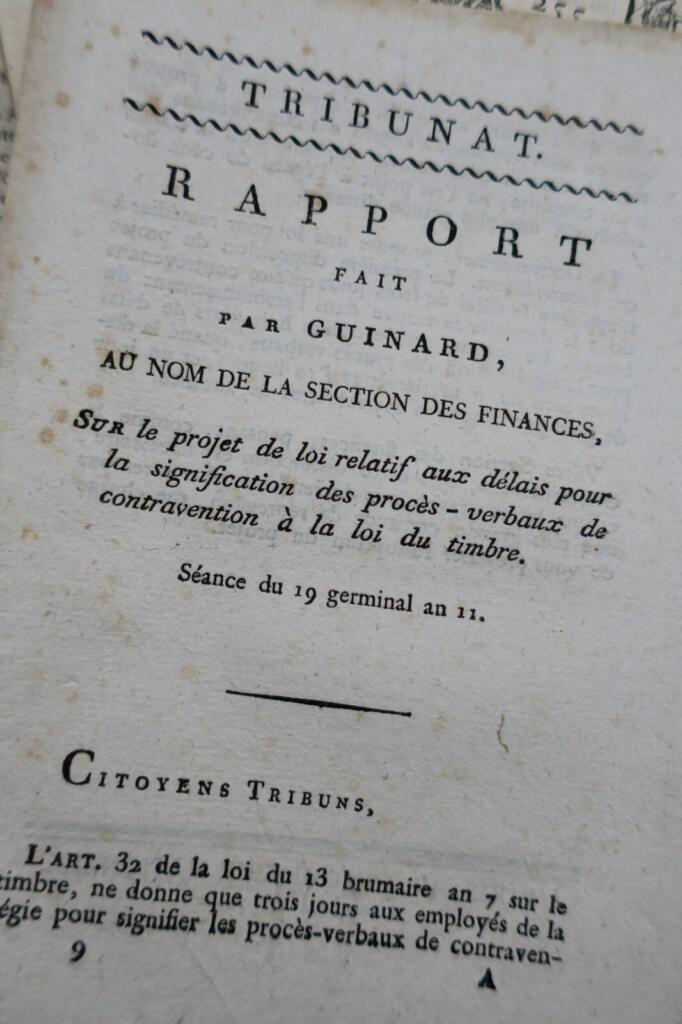 Currency and legal notices of the Republic