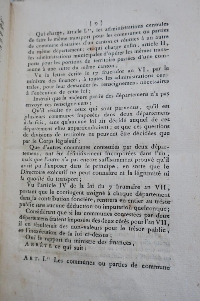 Currency and legal notices of the Republic