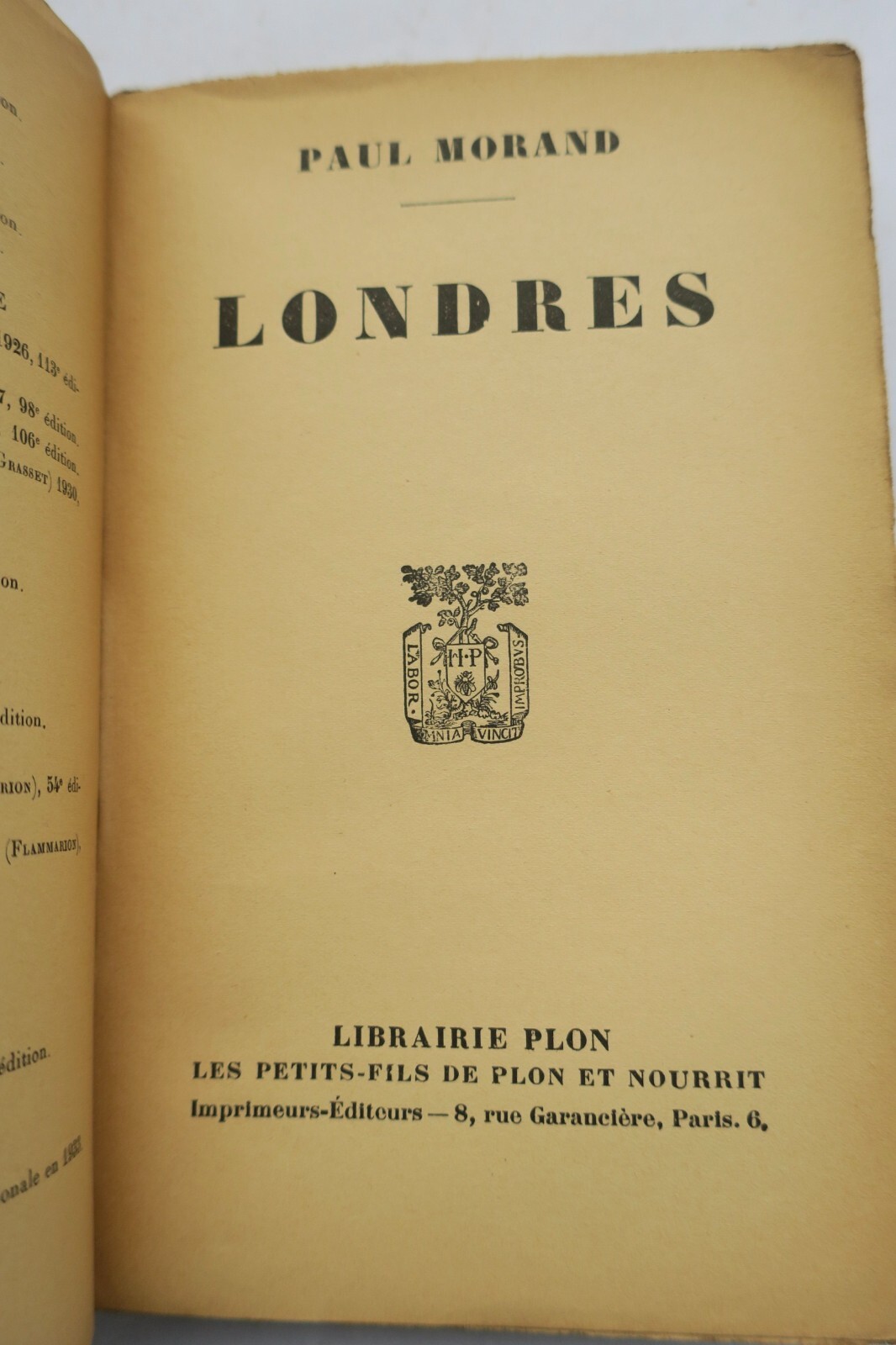 A narrative of London in the 1930s<span class="lla-card-orig-wrap"><span class="lla-card-orig">❦ MORAND Londres 1933</span></span> - La Librairie Antique