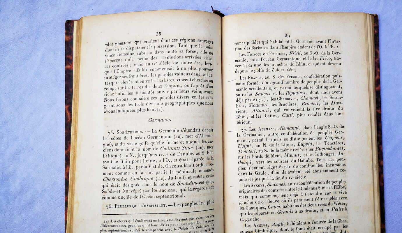 Historical geography of the Middle Ages<span class="lla-card-orig-wrap"><span class="lla-card-orig">❦ Moyen-âge Précis de la géographie historique du Moyen-âge 1834</span></span> - La Librairie Antique