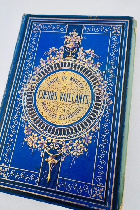 勇敢之心：历史故事集<span class="lla-card-orig-wrap"><span class="lla-card-orig">❦ NAVERY (Raoul de)‎ ‎COEURS VAILLANTS. Nouvelles historiques‎</span></span> - La Librairie Antique