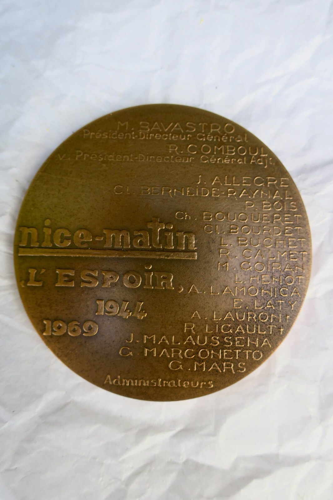 Bronze-Gedenkstück<span class="lla-card-orig-wrap"><span class="lla-card-orig">❦ Nice-matin 66 mm. 146 grs BRONZE</span></span> - La Librairie Antique