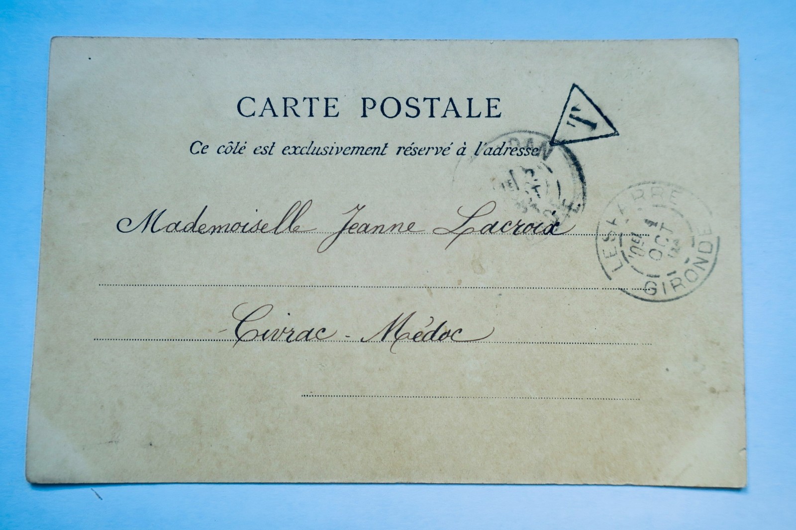 Nouvelliste affiche crevée - La Librairie Antique