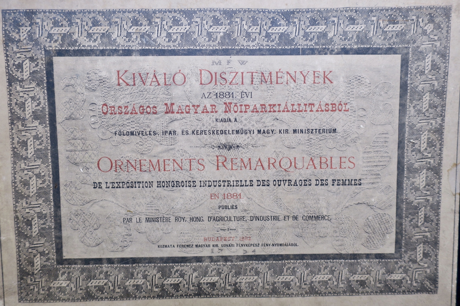 ornements remarquables de l’exposition hongroise industrielle des ouvrages de… - La Librairie Antique