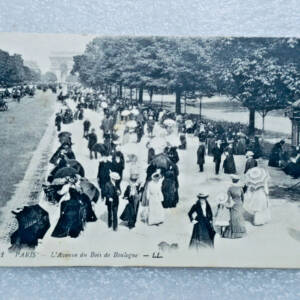 PARIS avenue du Bois de Boulogne