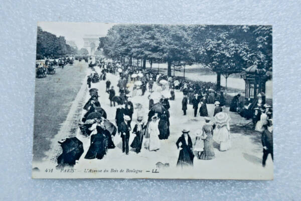 PARIS avenue du Bois de Boulogne