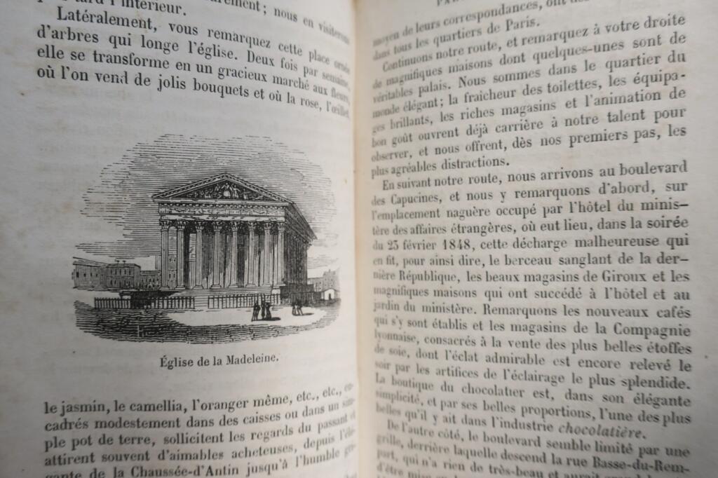 Miniature guide to Paris