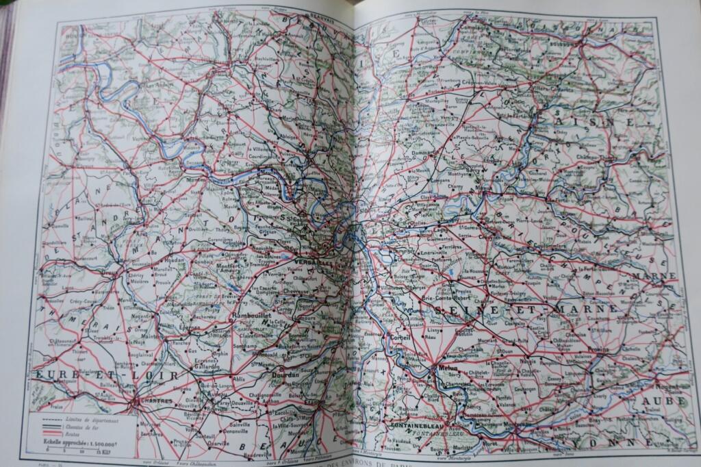 Paris and its Surroundings - Illustrated Guide