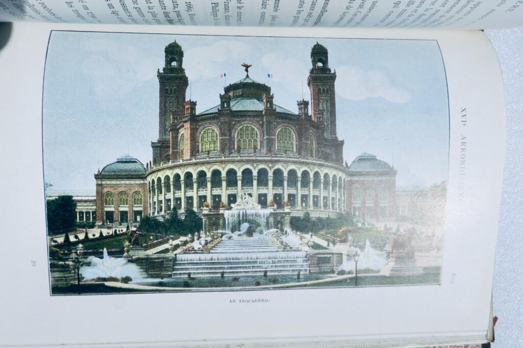 Paris LA VILLE LUMIERE. Anecdotes et documents historiques, ethnographiques 1909