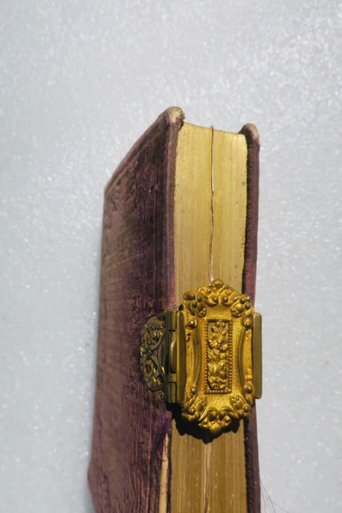 paroissien de Toulouse 1838, ferrure et velours