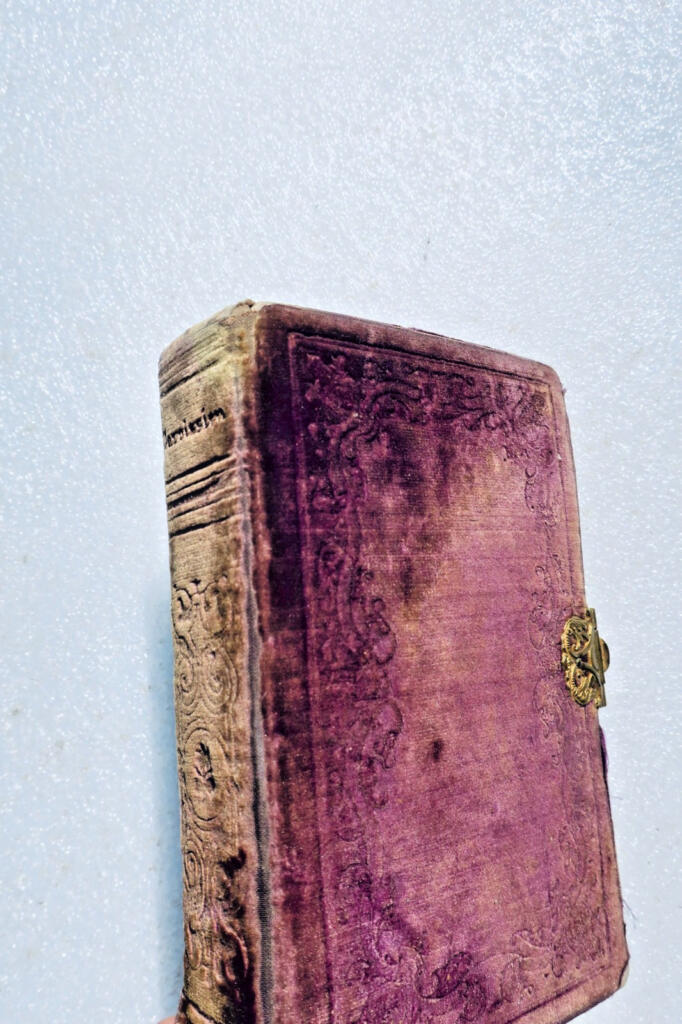 paroissien de Toulouse 1838, ferrure et velours