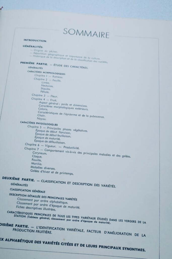 モモの品種 - 包括的な専門書