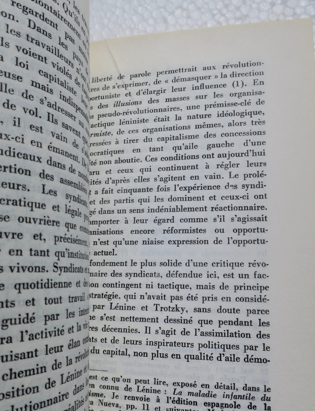 工会对抗革命的角色<span class="lla-card-orig-wrap"><span class="lla-card-orig">❦ PERET BENJAMIN ET MUNIS G. LES SYNDICATS CONTRE LA REVOLUTION</span></span> - La Librairie Antique