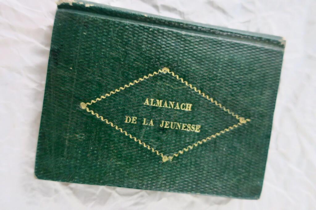 Charming small almanac for youth