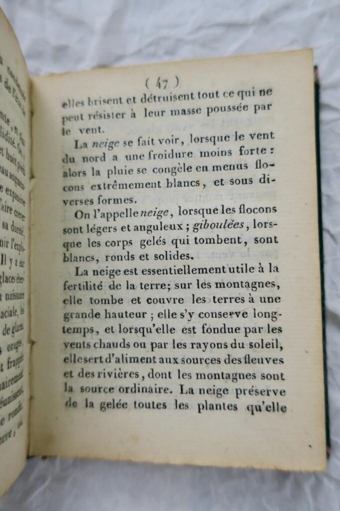 Charming small almanac for youth