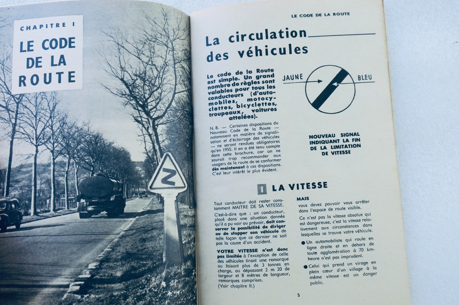 1954年農村交通ガイド<span class="lla-card-orig-wrap"><span class="lla-card-orig">❦ Petit guide de la circulation rurale 1954</span></span> - La Librairie Antique