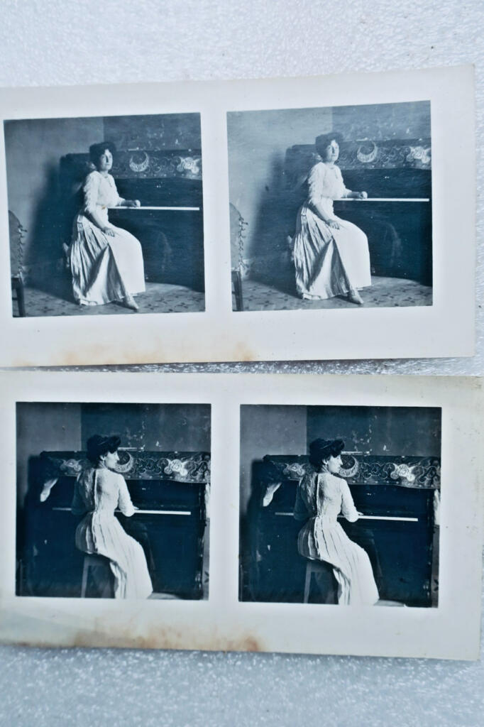 Elegante Pianistin am Klavier, Casablanca 1911 Stereo 2 Foto-Postkarten