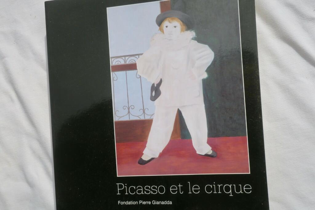 Exhibition catalog featuring Picasso's circus art