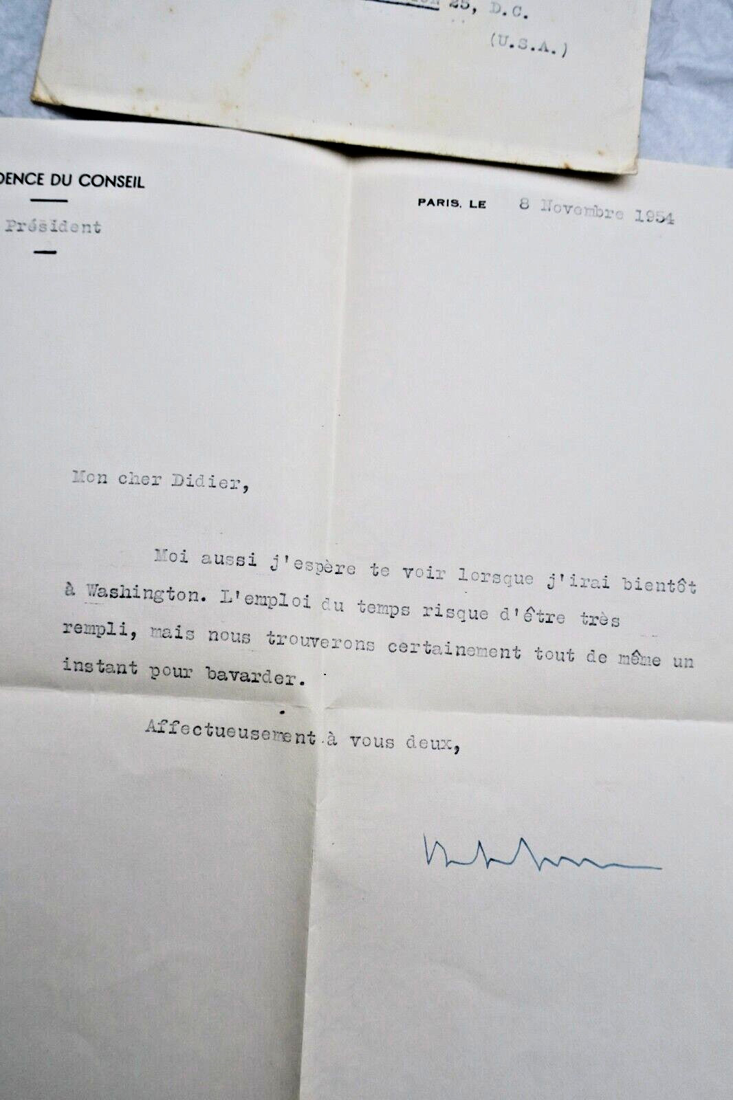 Six signed letters from Pierre Mendès France<span class="lla-card-orig-wrap"><span class="lla-card-orig">❦ Pierre Mendès France 6 lettres signées</span></span> - La Librairie Antique