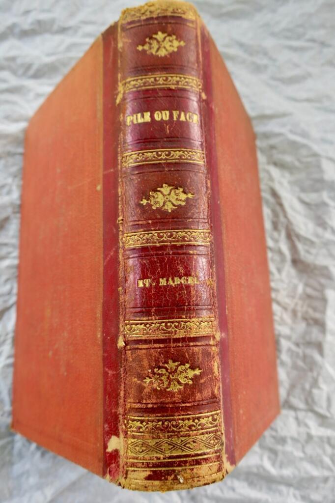 Three Tales: Queen Edwige's Foot, Chinese Vase