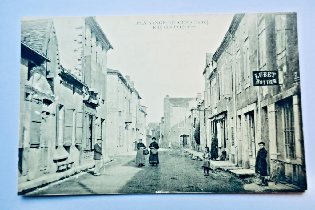 plaisance du Gers rue des Pyrénées 32 GERS