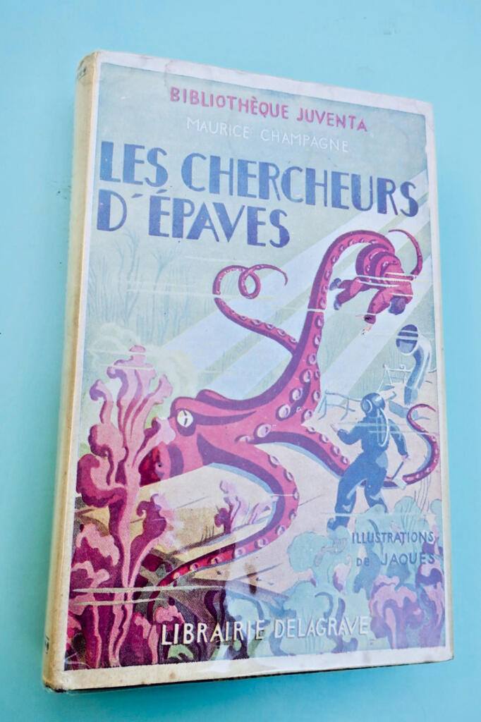 Shipwreck Hunters by M. Champagne
