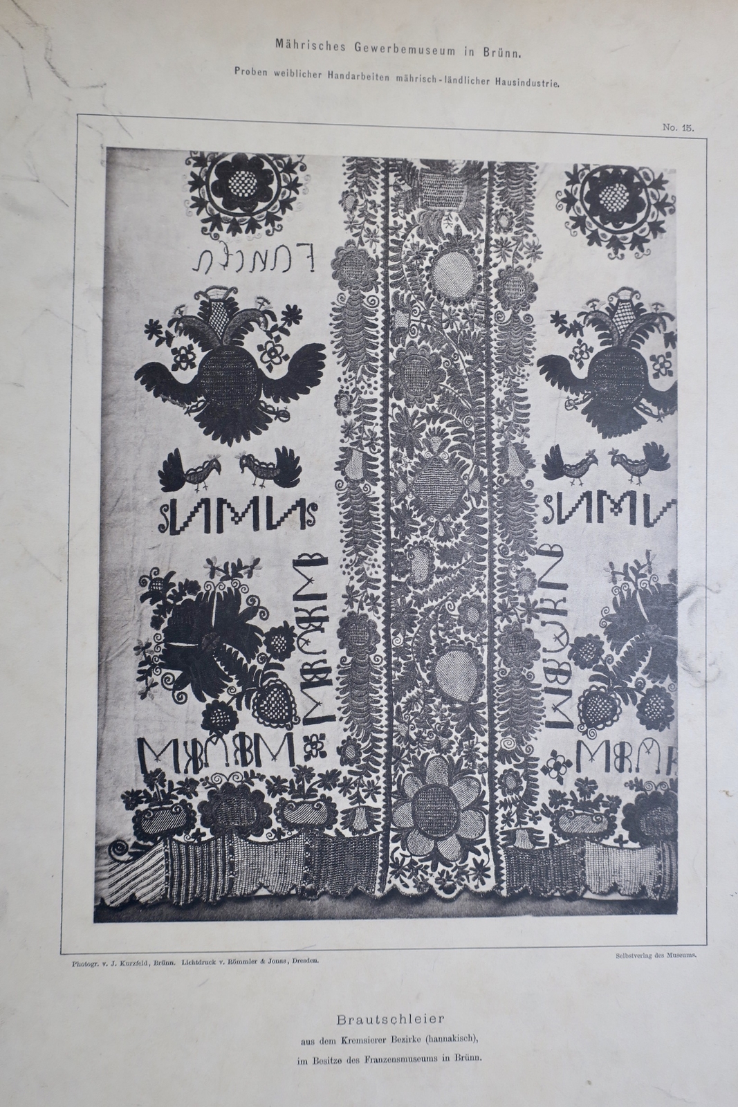 Samples of Women's Handicrafts<span class="lla-card-orig-wrap"><span class="lla-card-orig">❦ Proben weiblicher Handarbeiten mährisch-landlicher Haus-Industrie 1885</span></span> - La Librairie Antique