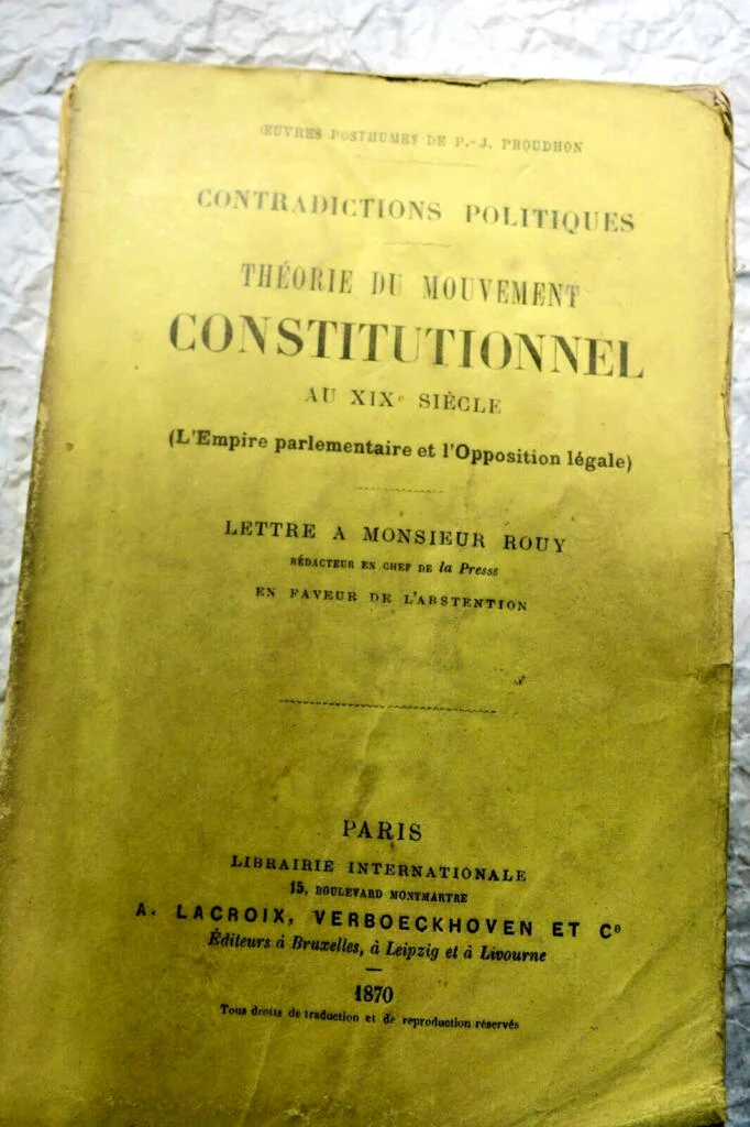 Politische Widersprüche und Verfassungstheorie
