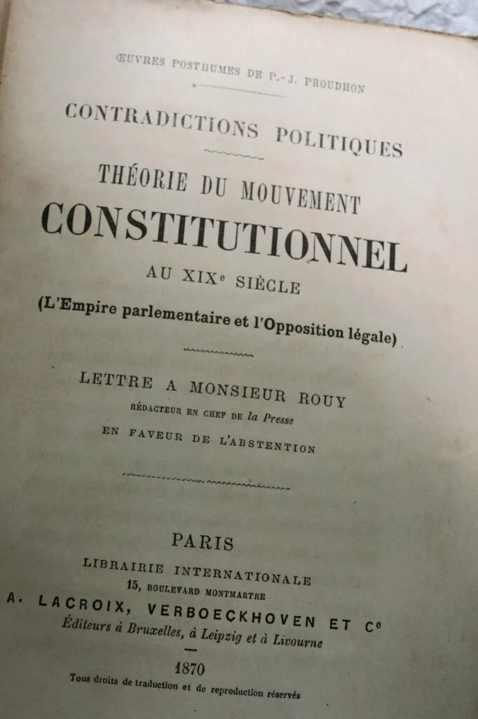 Politische Widersprüche und Verfassungstheorie