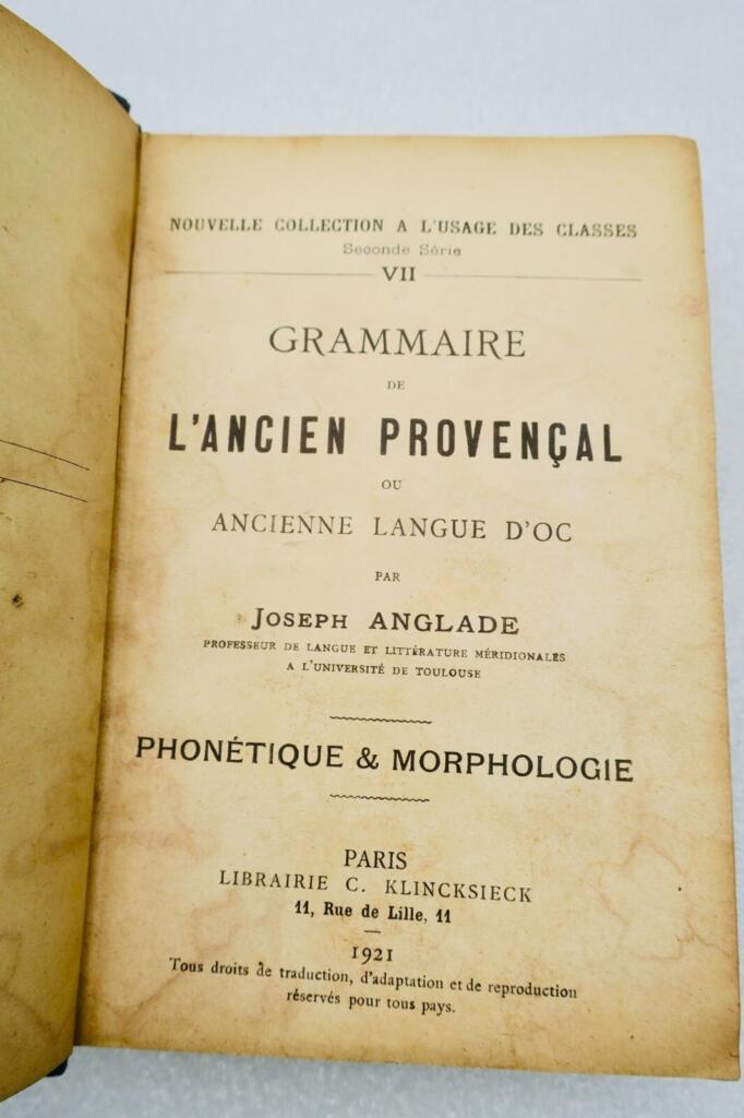 Ancient Provençal language phonetics and morphology