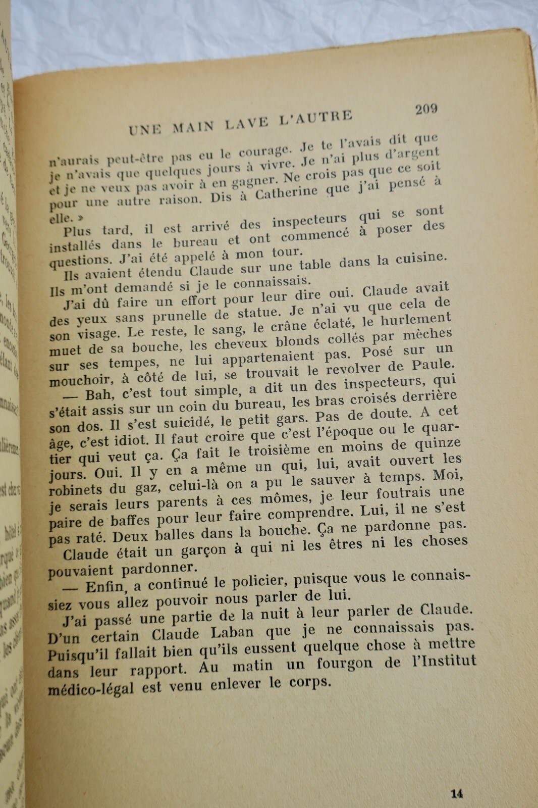 アルゴー風の犯罪小説<span class="lla-card-orig-wrap"><span class="lla-card-orig">❦ Raphaël une main lave l’autre 1952</span></span> - La Librairie Antique