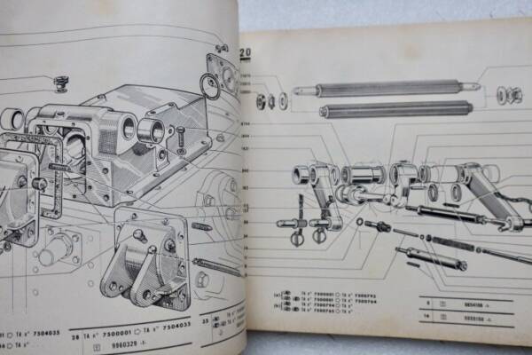 Ersatzteilkatalog Renault Motokultur R 7055 P.R. 725