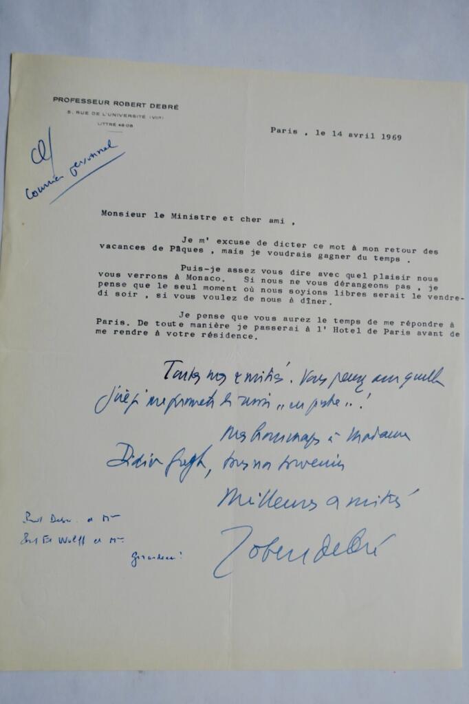 Schöne signierte Briefe von Robert Debré