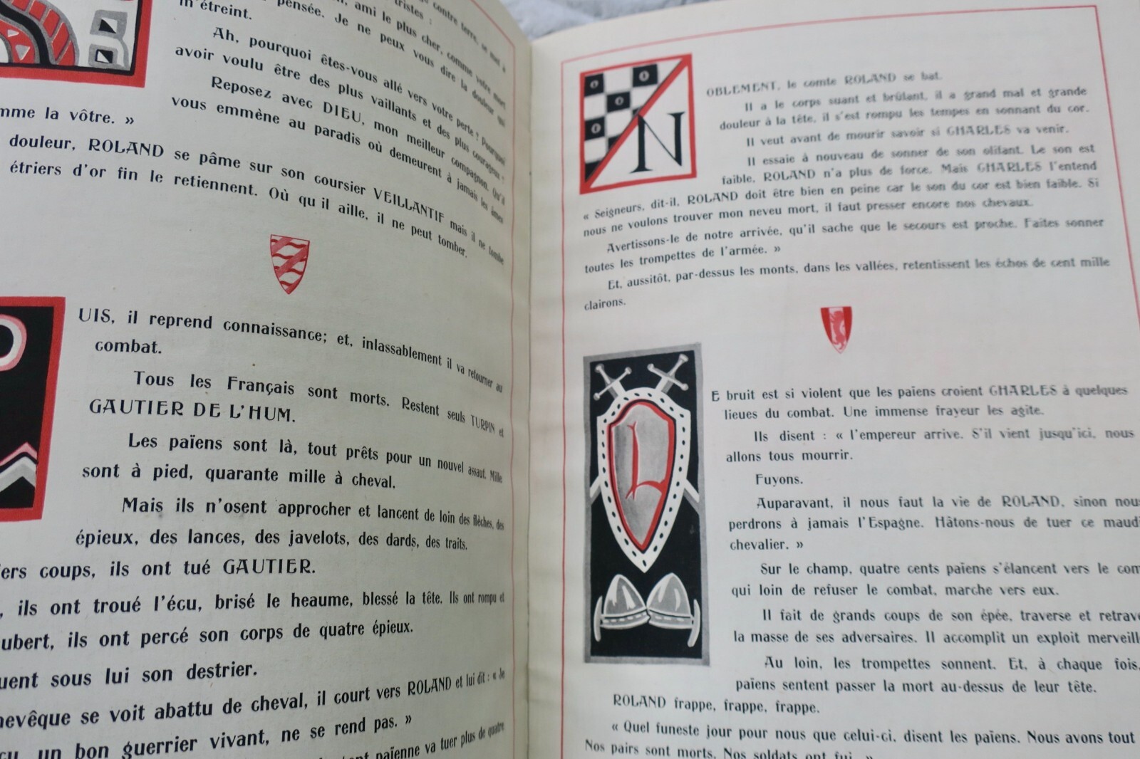 Illustrated album of La Chanson de Roland – Image 3