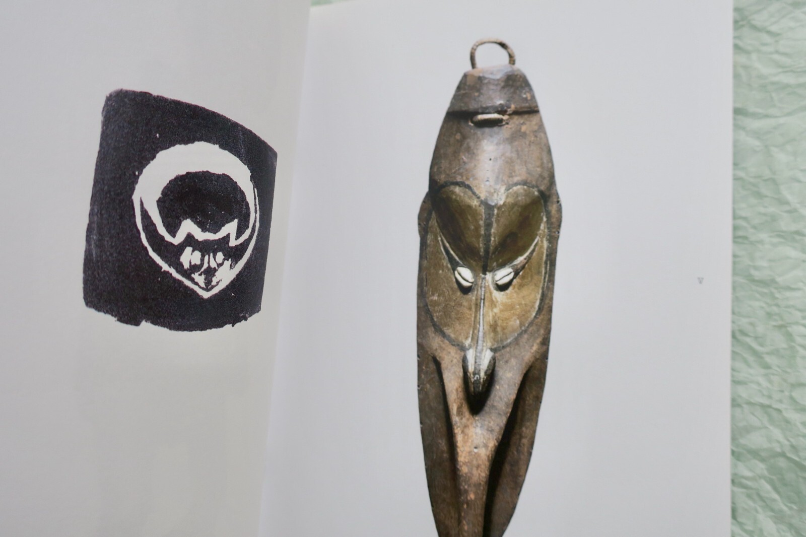 Ancient African and Oceanic Arts<span class="lla-card-orig-wrap"><span class="lla-card-orig">❦ Rolland arts anciens d’afrique André Breton</span></span> - La Librairie Antique
