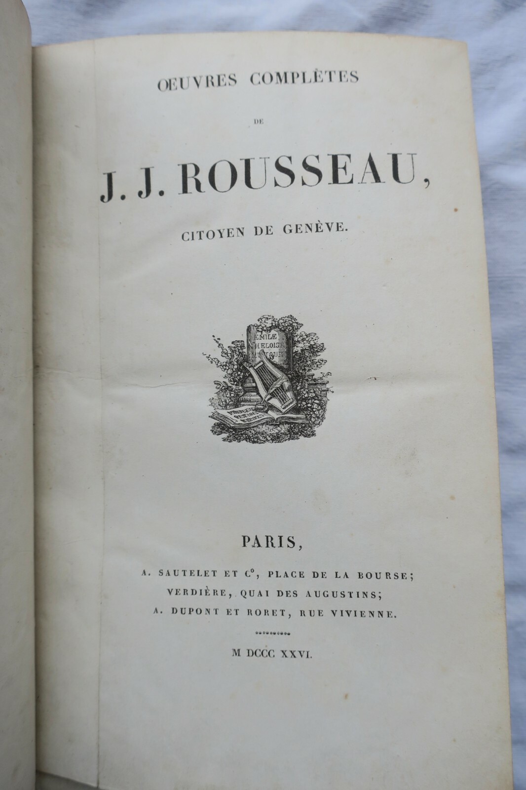 Complete Works in Compact Typographic Edition<span class="lla-card-orig-wrap"><span class="lla-card-orig">❦ ROUSSEAU Oeuvres complètes en 2 vol.1826 petite typographie</span></span> - La Librairie Antique