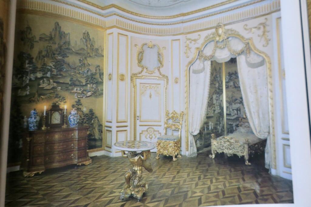 Russie Petrodvorets Pouchkine Pavlovsk ruines et renouveau