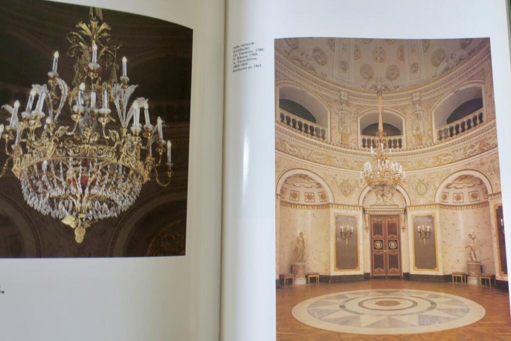 Russie Petrodvorets Pouchkine Pavlovsk ruines et renouveau