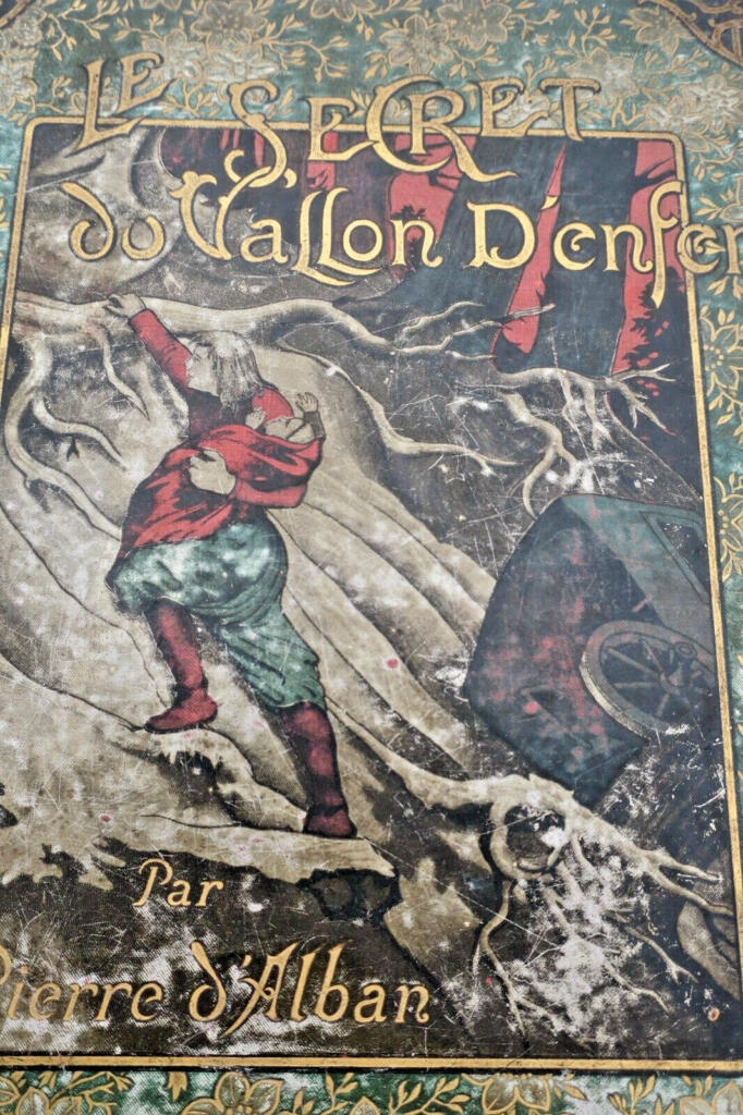 Geheimnisse eines dunklen Tals