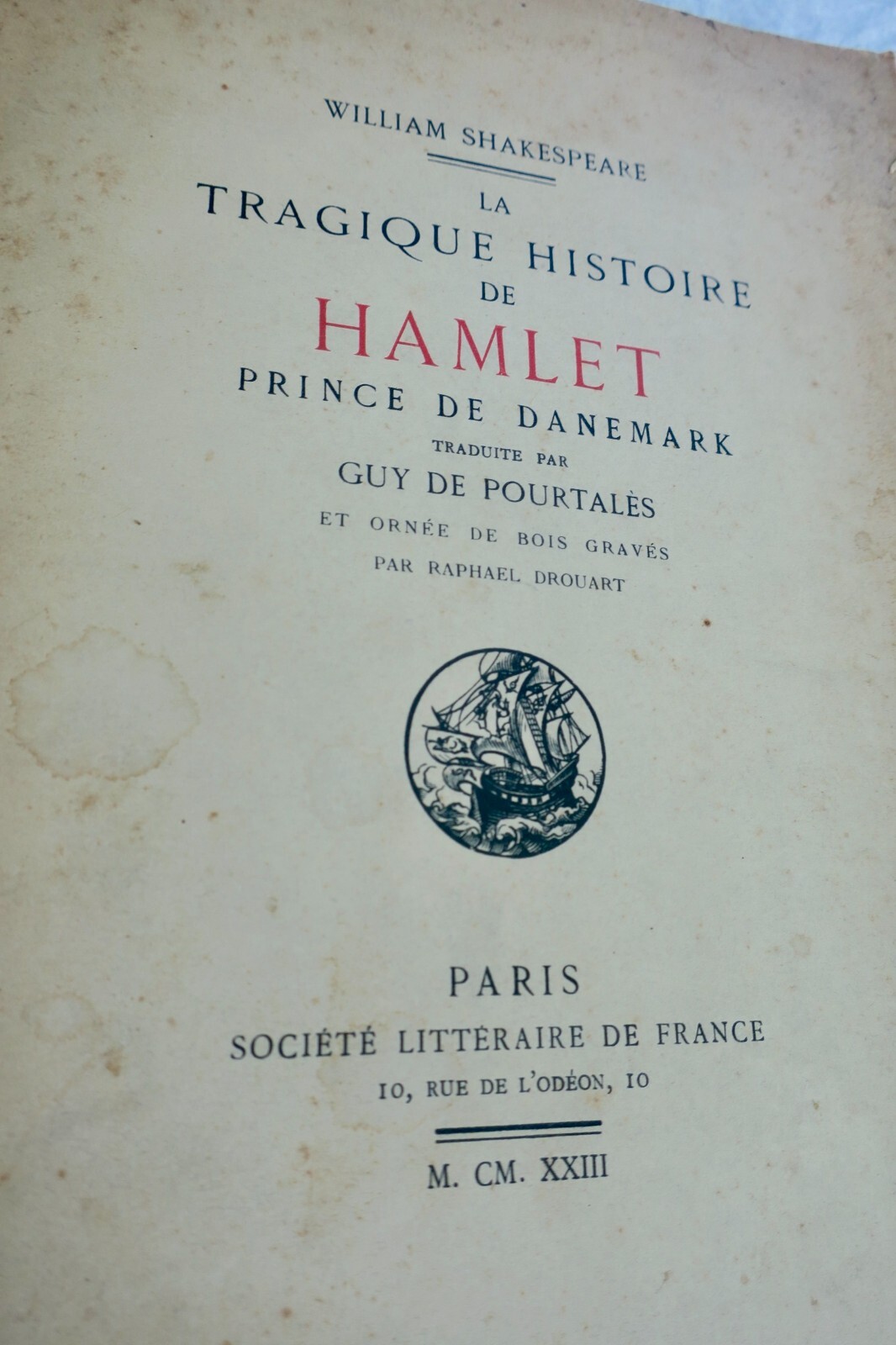 Hamlet, Prinz von Dänemark - Französische Übersetzung<span class="lla-card-orig-wrap"><span class="lla-card-orig">❦ SHAKESPEARE TRAGIQUE HISTOIRE DE HAMLET illust-Drouart</span></span> - La Librairie Antique