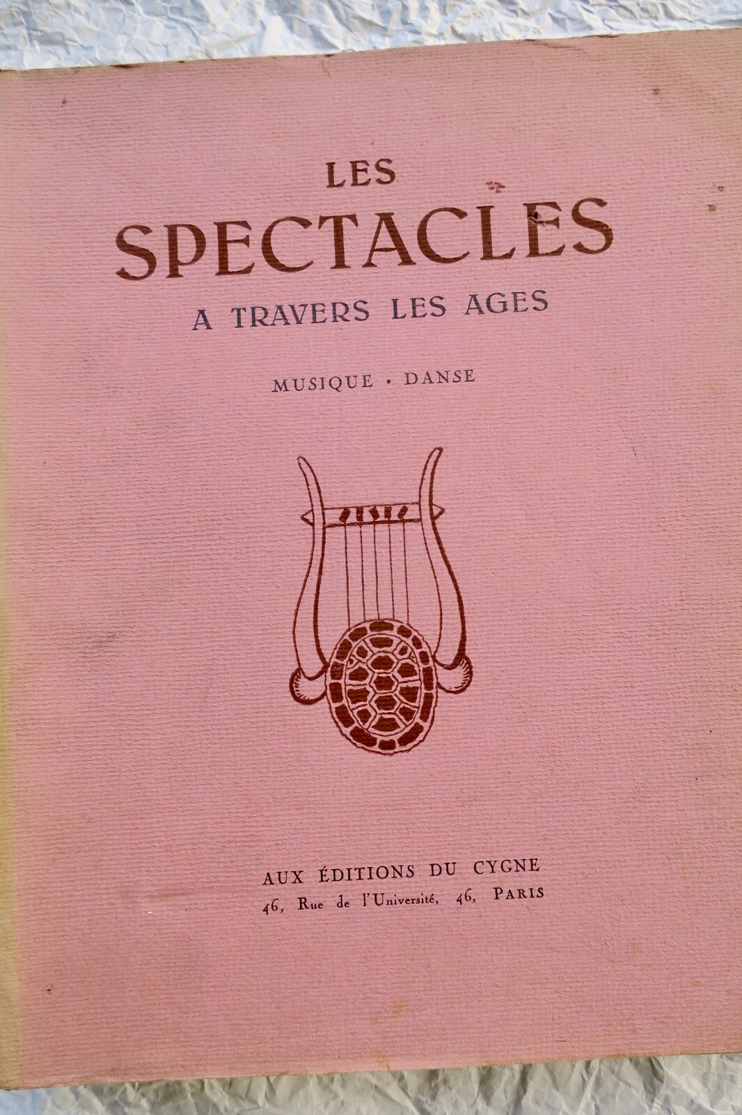 Ein Blick auf Darbietungen in der Geschichte<span class="lla-card-orig-wrap"><span class="lla-card-orig">❦ spectacles à travers les âges Musique Danse</span></span> - La Librairie Antique