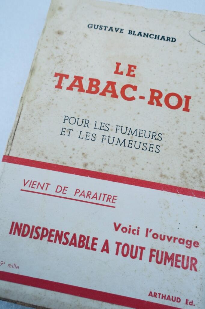 tabac-roi pour les fumeurs et les fumeuses