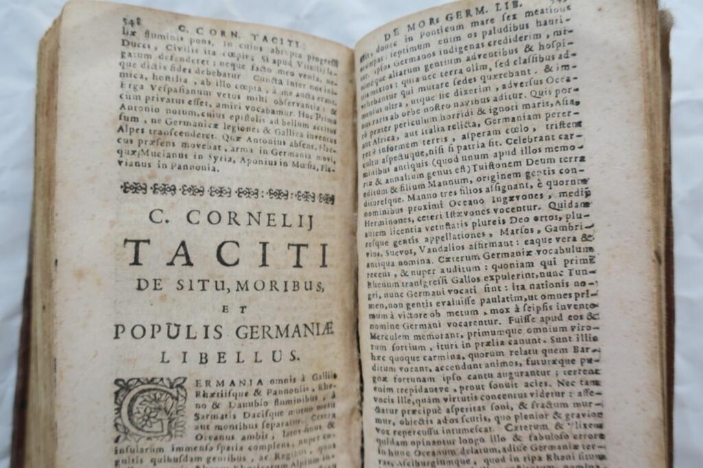 Tacitus ex recensione Justi lipsii 1684