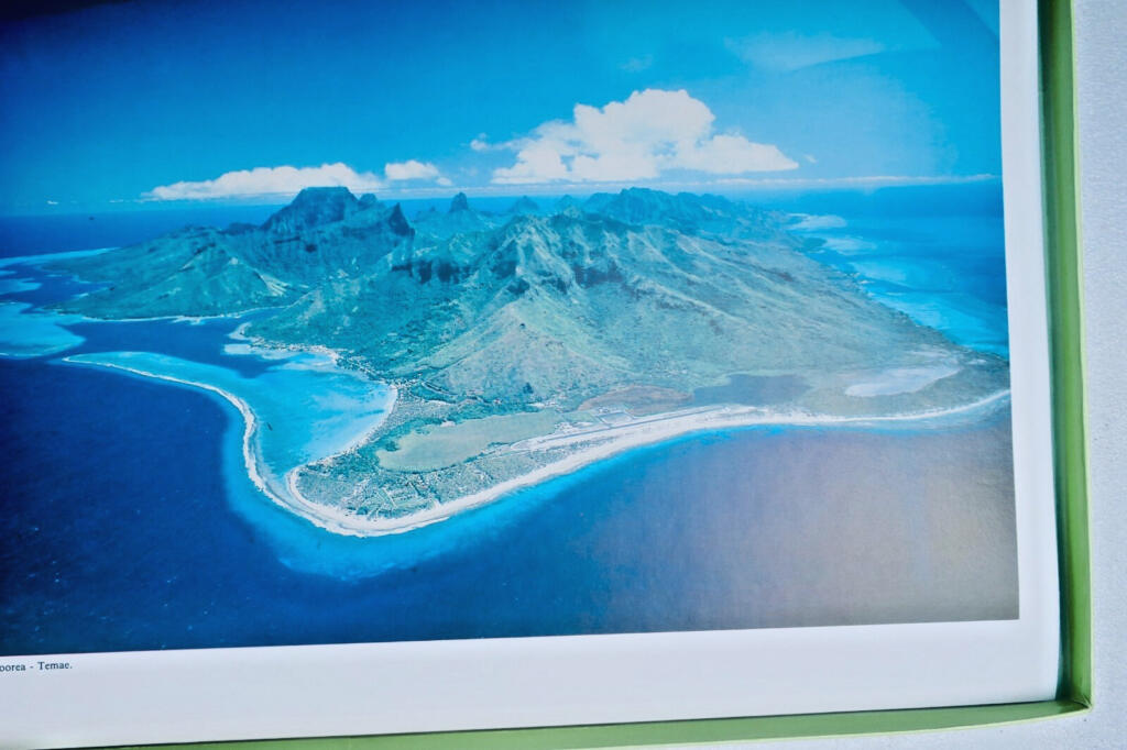 Tahiti 1958: Tropical Paradise in Photography