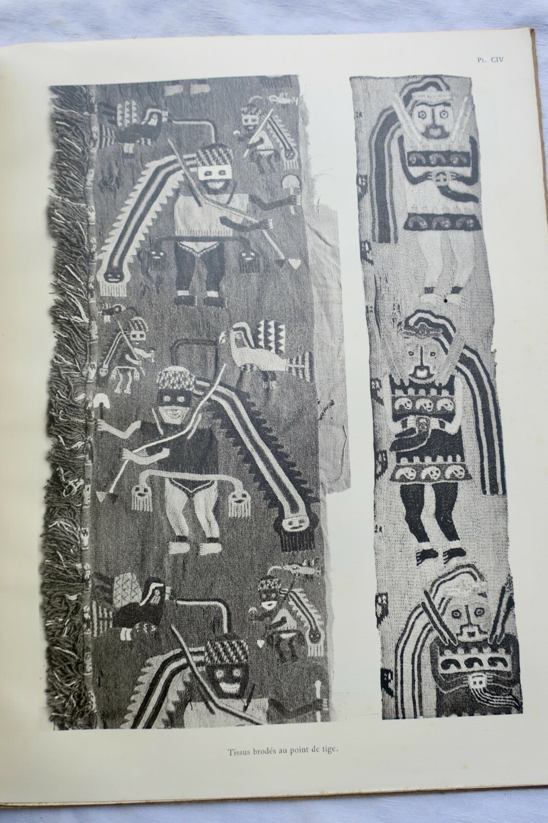 Ancient Peruvian Textiles and Techniques - Image 8