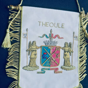 Théoule arme ecclésiastique fanion soie en broderie à la cannetille